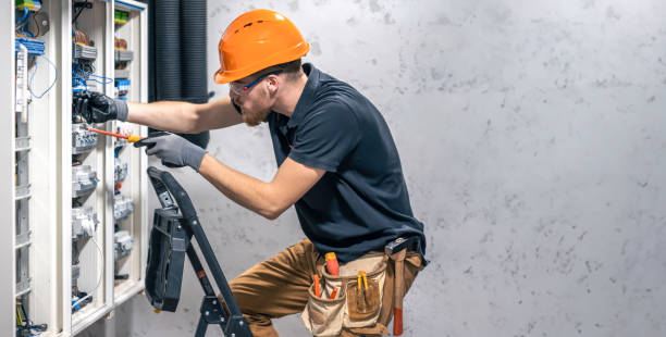 Best 24-Hour Electrician  in Hubbard, OR